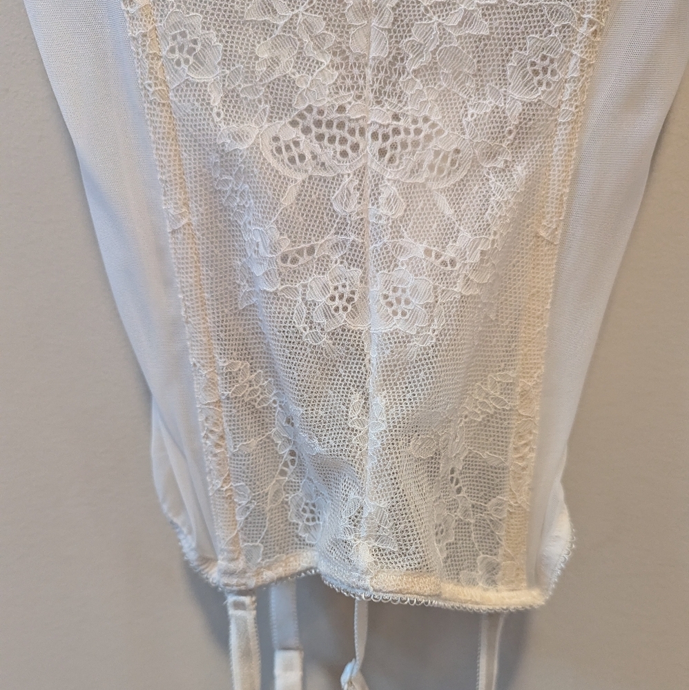 Victoria's Secret Sheer Ivory Lace Corset Bustier Bridal Coquette - Picture 13 of 13